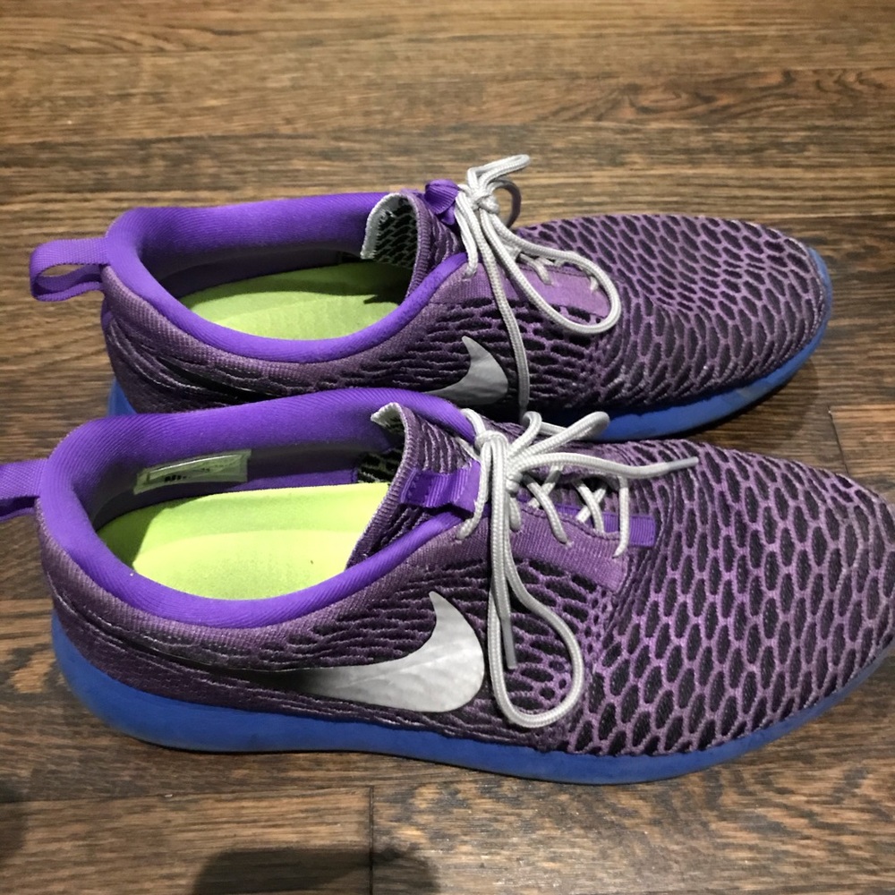 Nike shoes size 10